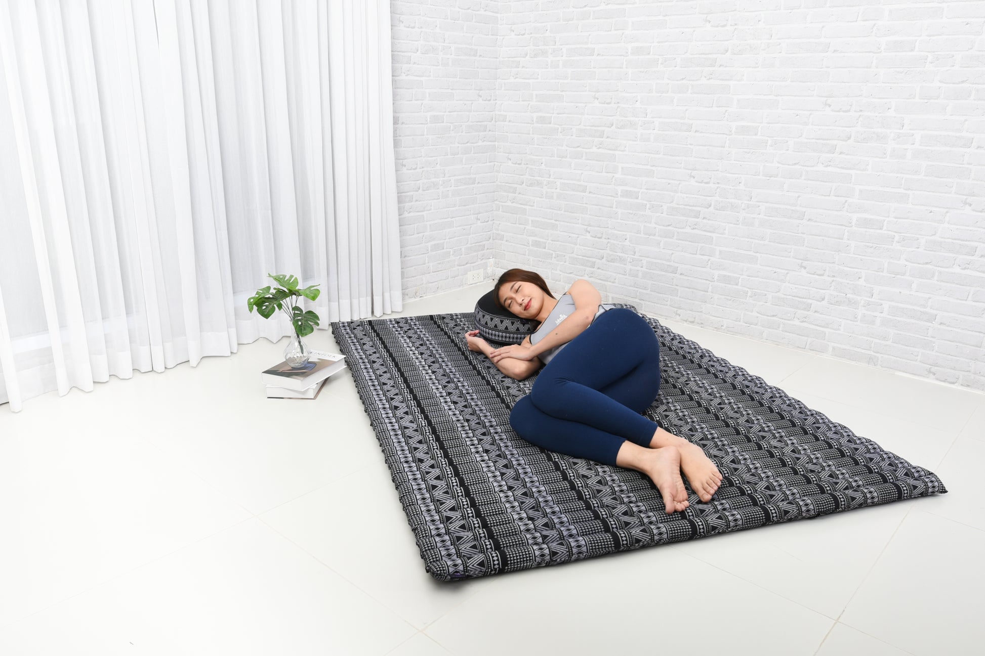Kapok Roll-Up Mattress – Foldable Sleeping & Relax Mat with Cotton Cover for Home & Outdoor Use, Cbt3 - Black, XL: 75x57