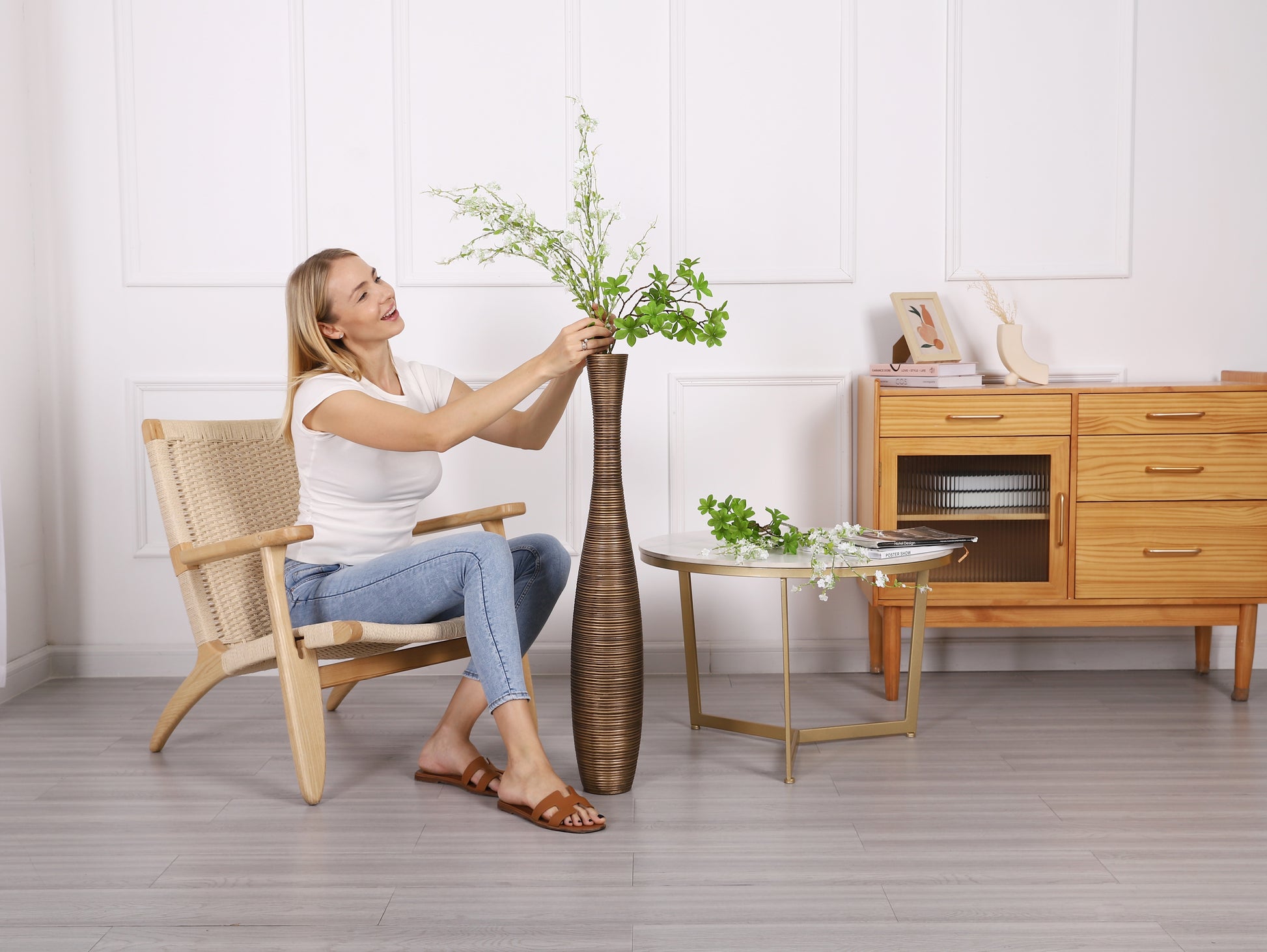 Large Resin Floor Vase – Stylish Waterproof Vase for Fresh & Dried Flowers, 34 inches