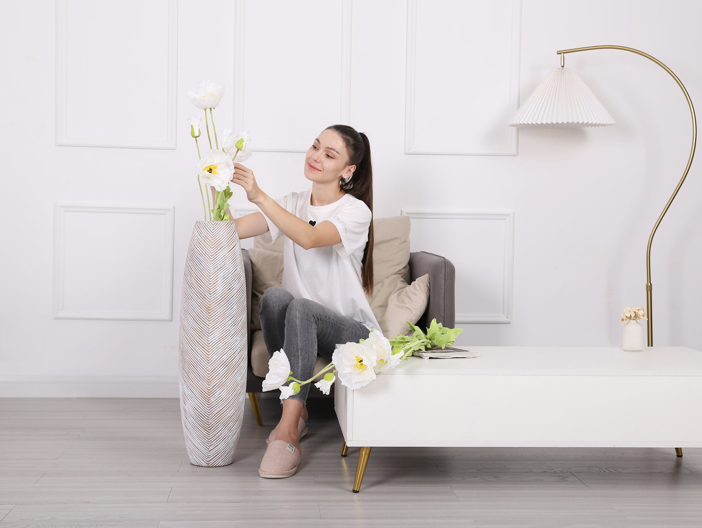 Large Resin Floor Vase – Stylish Waterproof Vase for Fresh & Dried Flowers, 32 inches