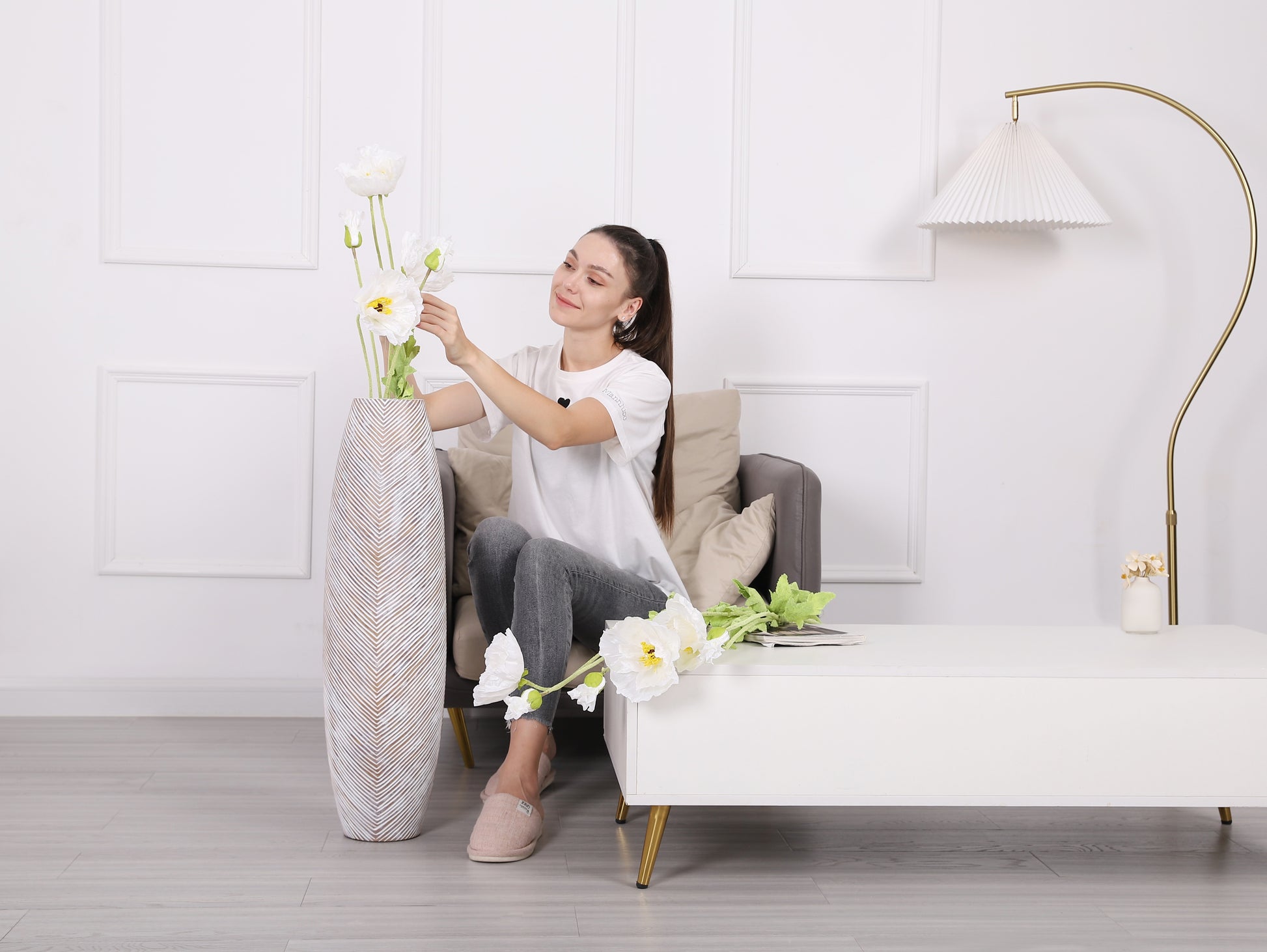 Large Resin Floor Vase – Stylish Waterproof Vase for Fresh & Dried Flowers, 32 inches