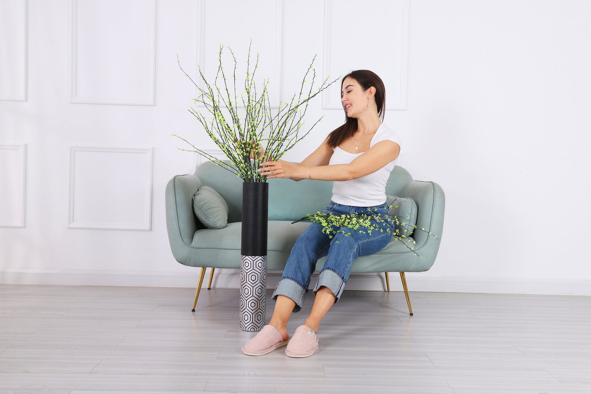 Large Resin Floor Vase – Stylish Waterproof Vase for Fresh & Dried Flowers, 26 inches