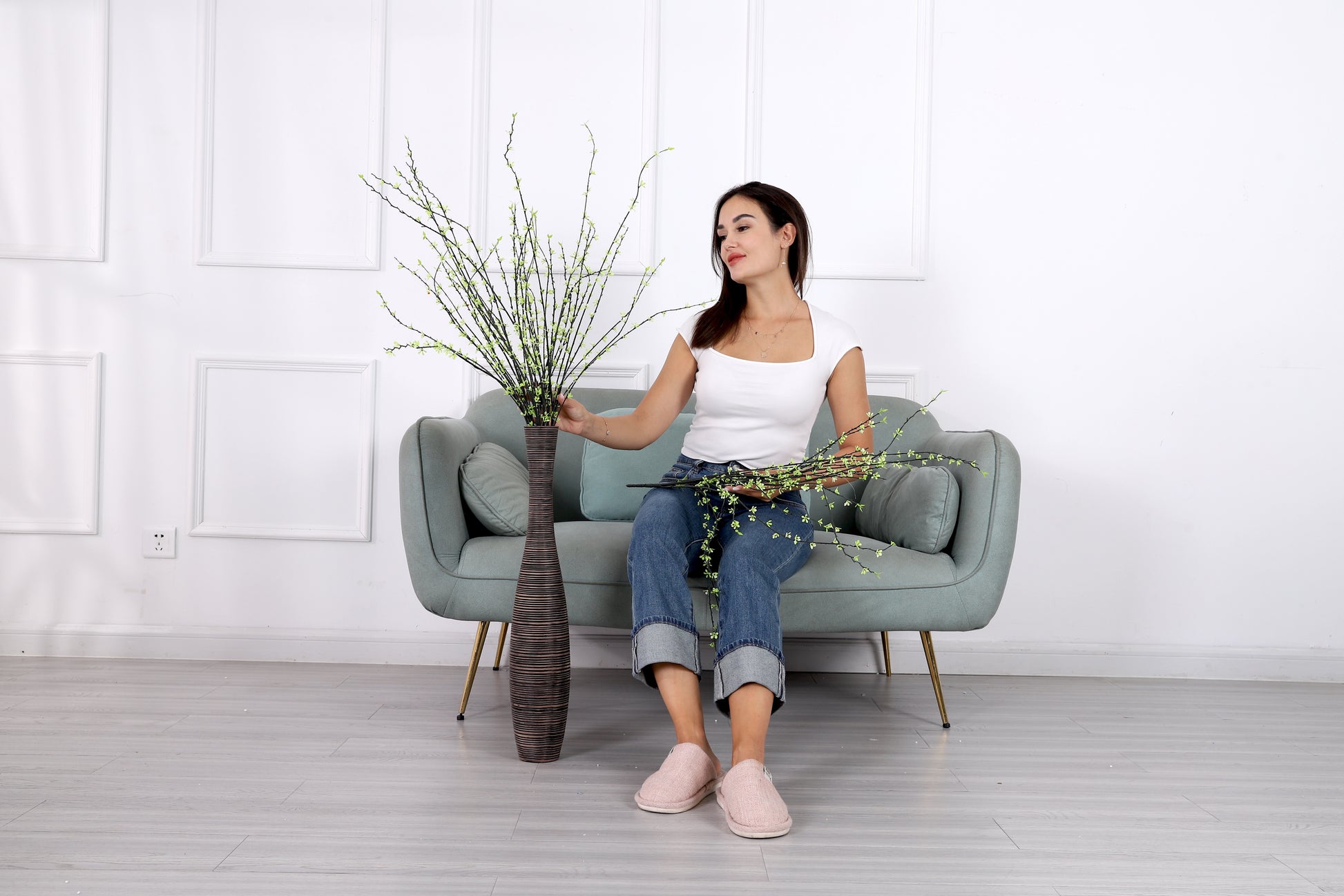 Large Resin Floor Vase – Stylish Waterproof Vase for Fresh & Dried Flowers, 26 inches