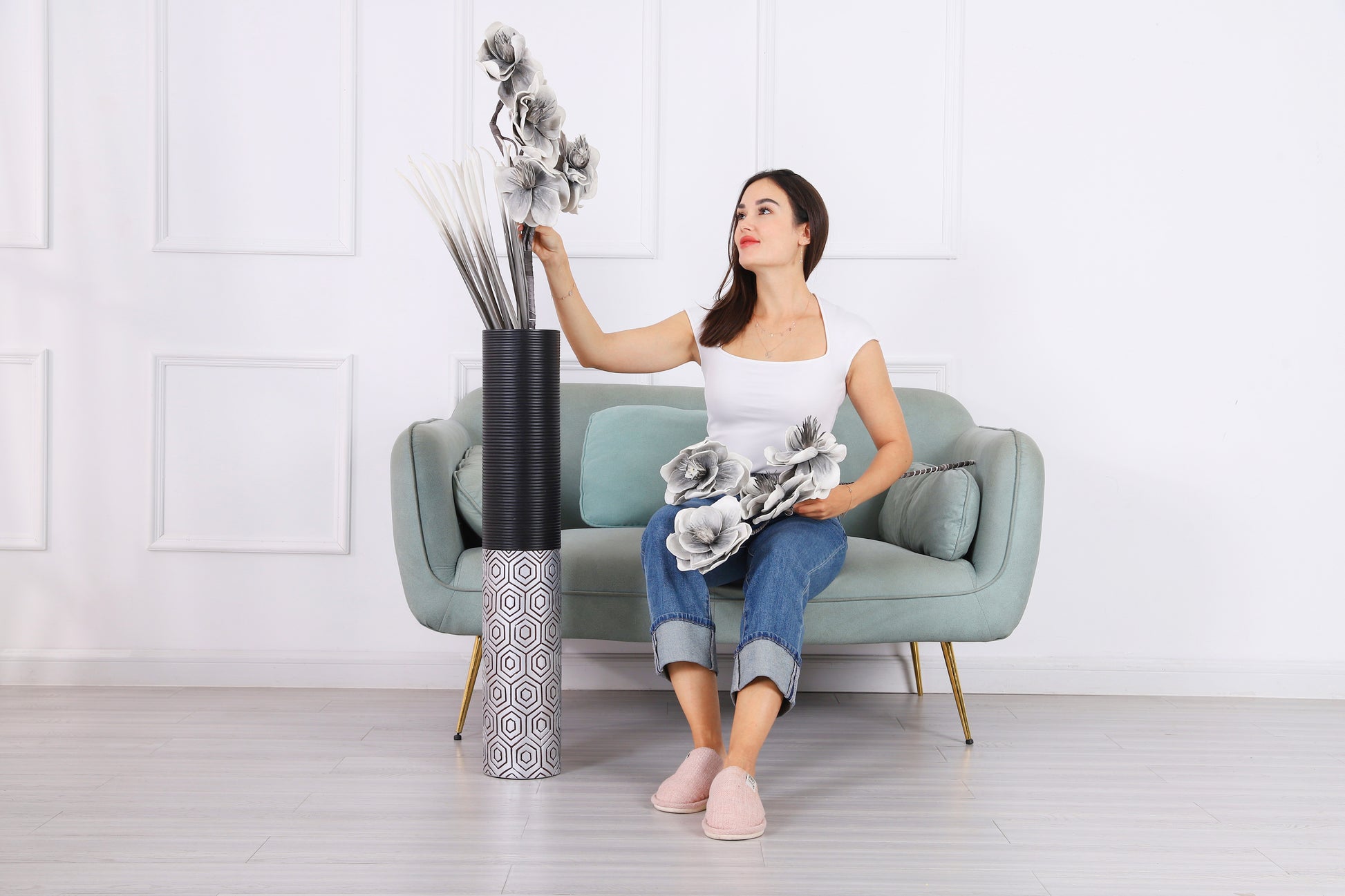 Large Resin Floor Vase – Stylish Waterproof Vase for Fresh & Dried Flowers, 34 inches