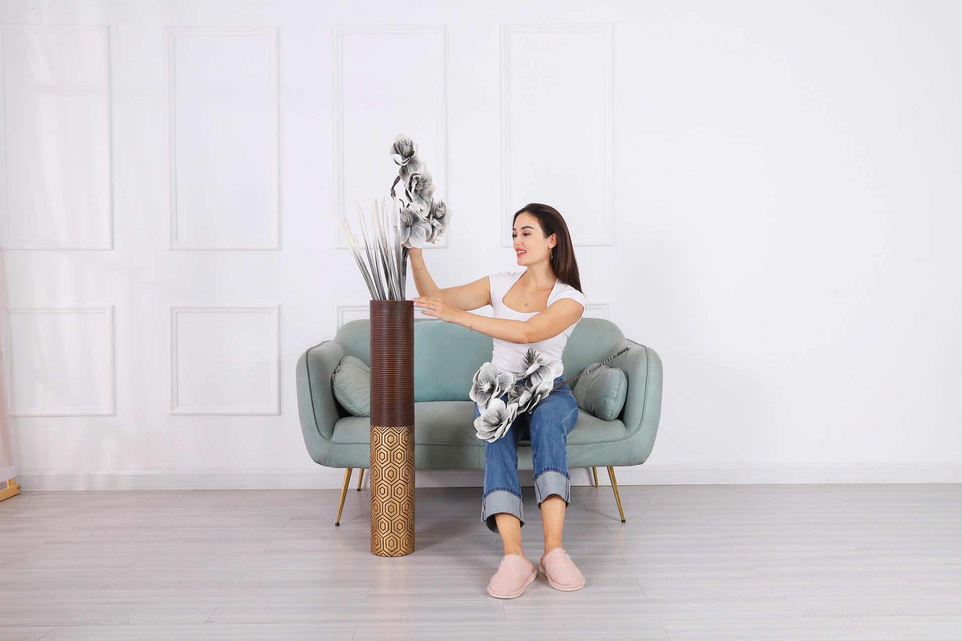 Large Resin Floor Vase – Stylish Waterproof Vase for Fresh & Dried Flowers, 34 inches