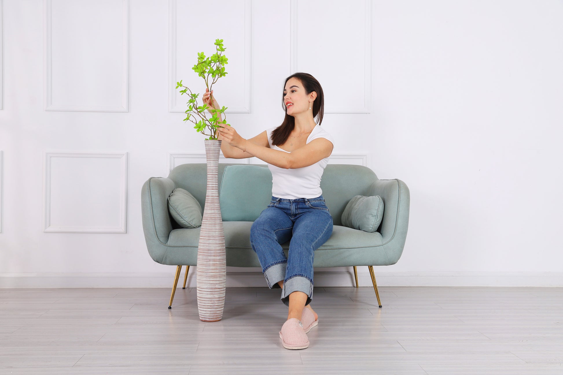 Large Resin Floor Vase – Stylish Waterproof Vase for Fresh & Dried Flowers, 34 inches