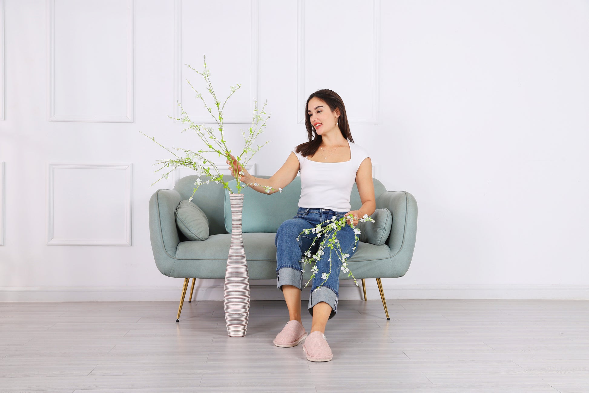 Large Resin Floor Vase – Stylish Waterproof Vase for Fresh & Dried Flowers, 26 inches