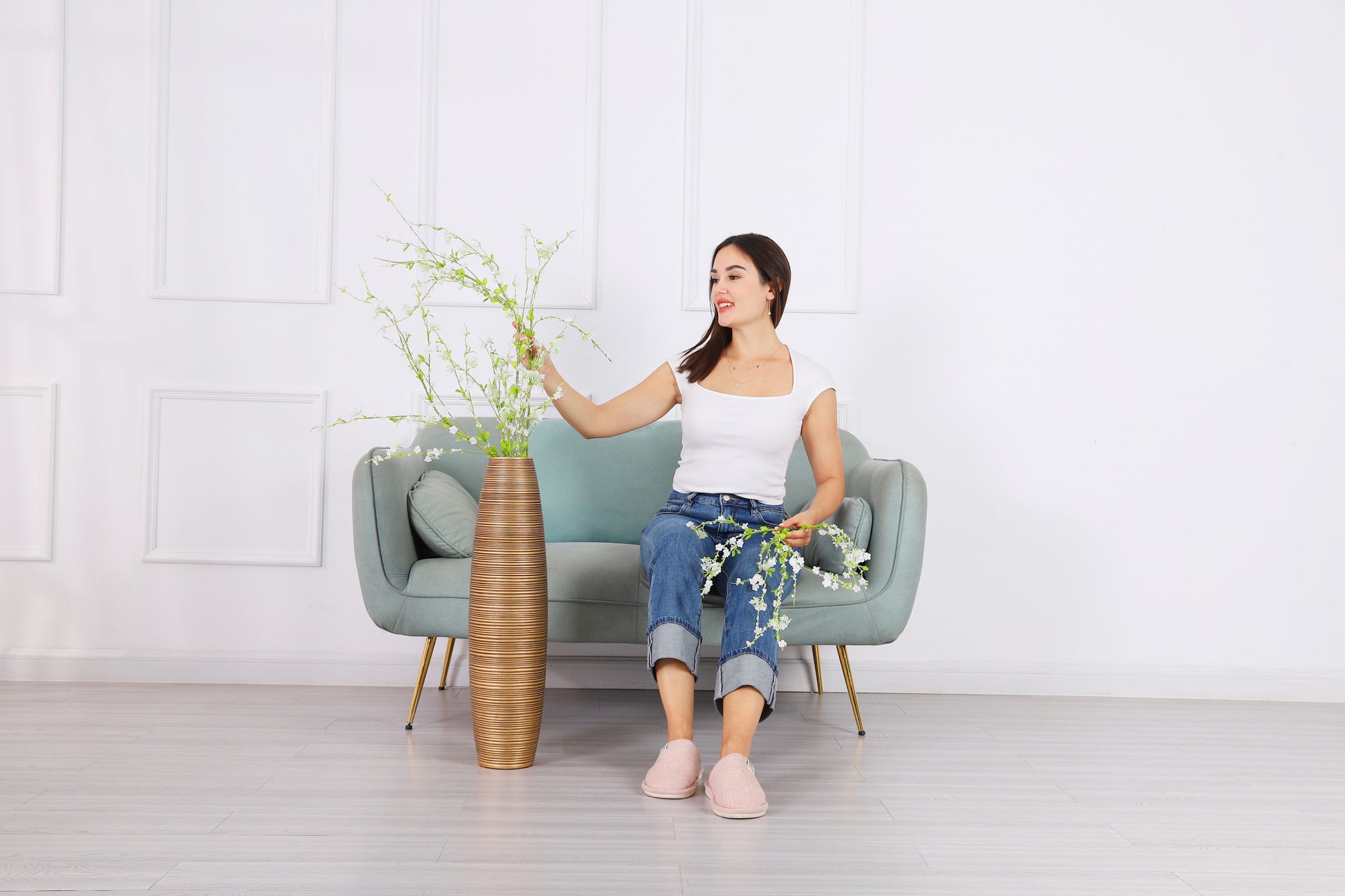 Large Resin Floor Vase – Stylish Waterproof Vase for Fresh & Dried Flowers, 26 inches