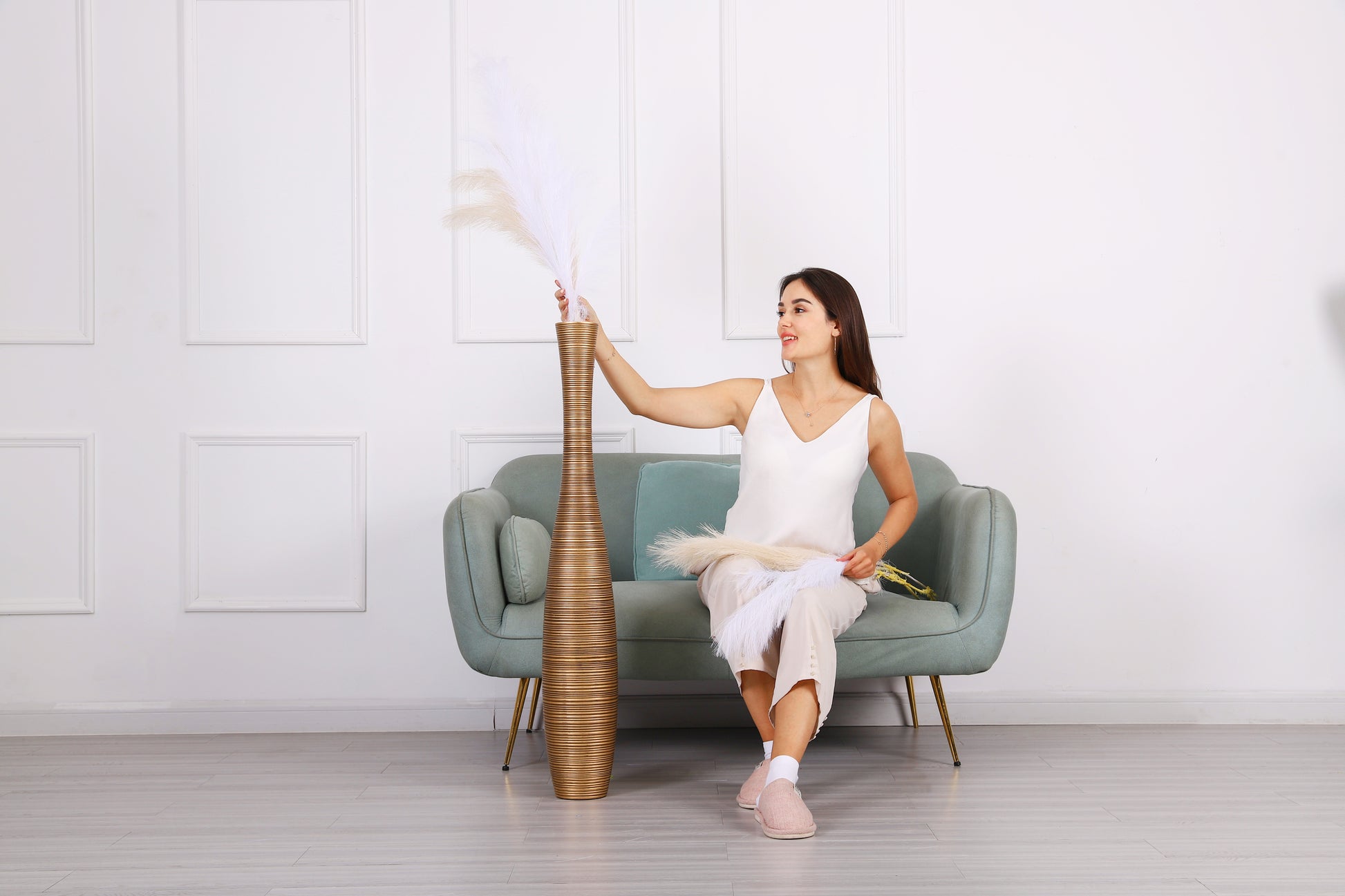 Large Resin Floor Vase – Stylish Waterproof Vase for Fresh & Dried Flowers, 41 inches