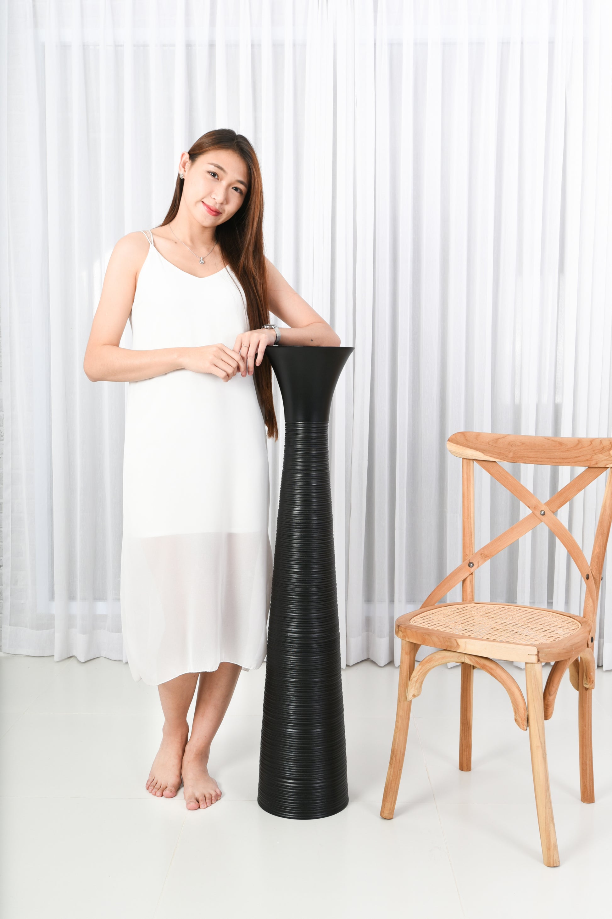 Large Mango Wood Floor Vase – Handcrafted Decorative Highlight from Thailand, 41 inches