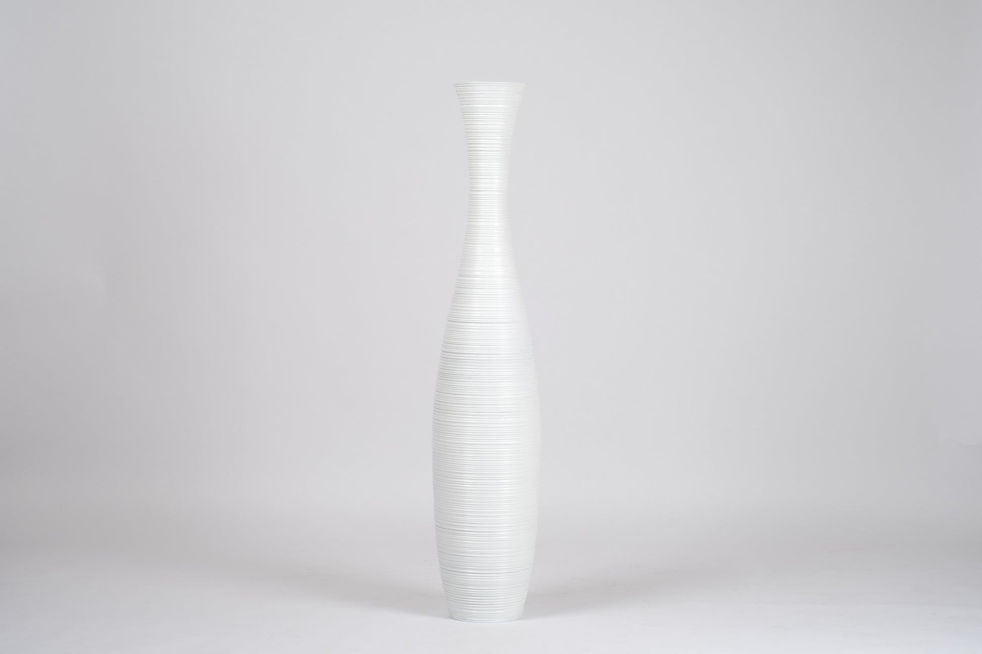 Large Mango Wood Floor Vase – Handcrafted Decorative Highlight from Thailand, 41 inches