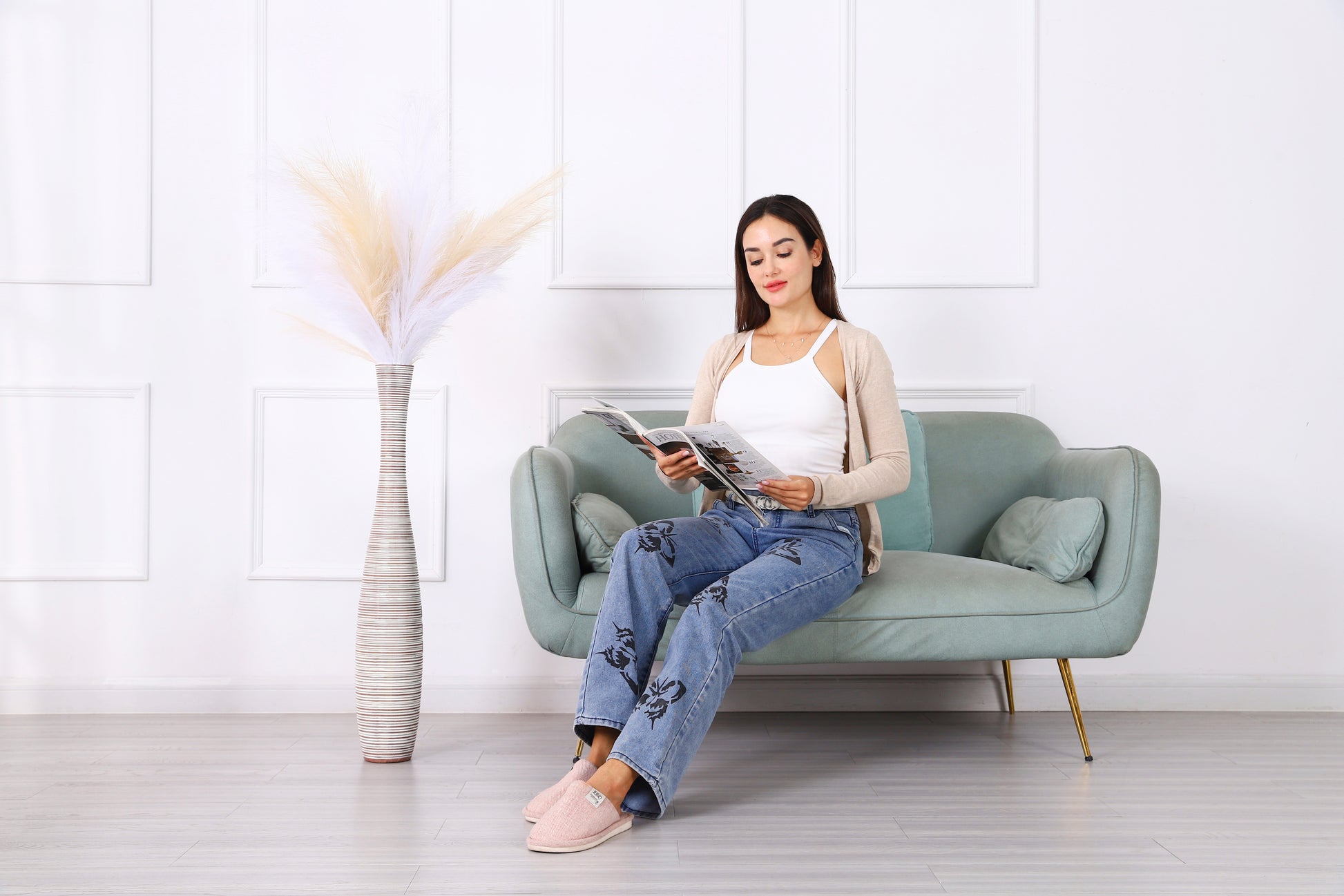 Large Resin Floor Vase – Stylish Waterproof Vase for Fresh & Dried Flowers, 34 inches