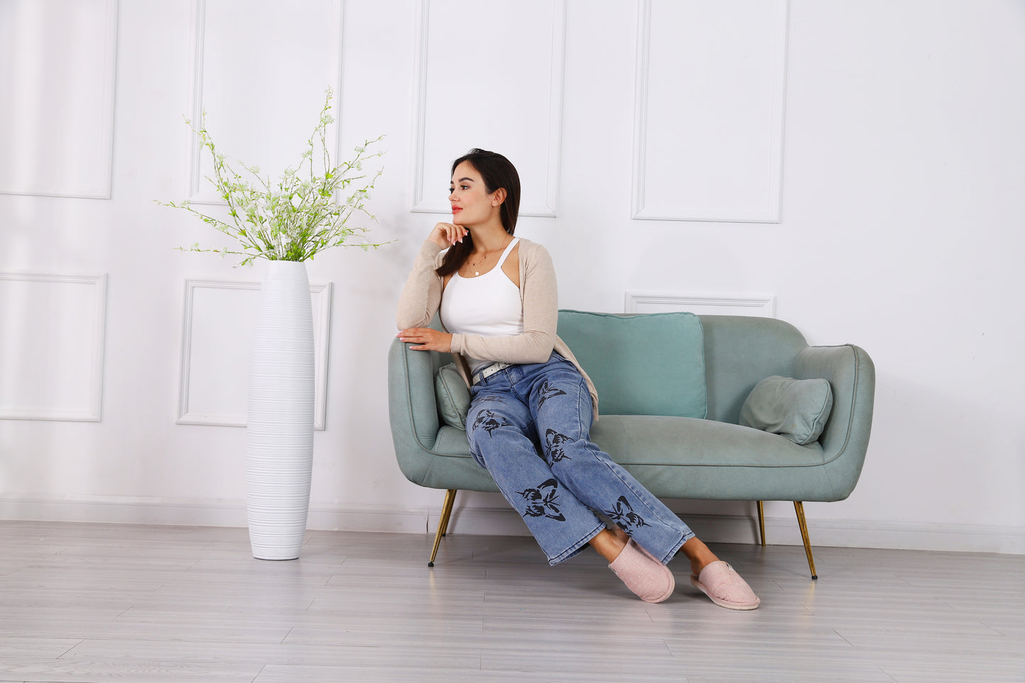 Large Resin Floor Vase – Stylish Waterproof Vase for Fresh & Dried Flowers, 34 inches