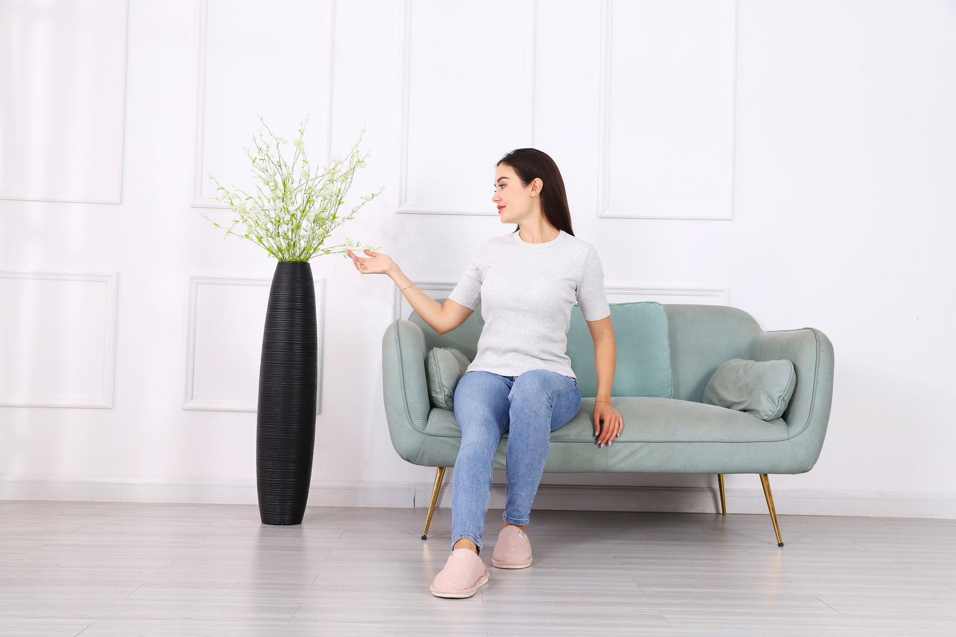 Large Resin Floor Vase – Stylish Waterproof Vase for Fresh & Dried Flowers, 34 inches