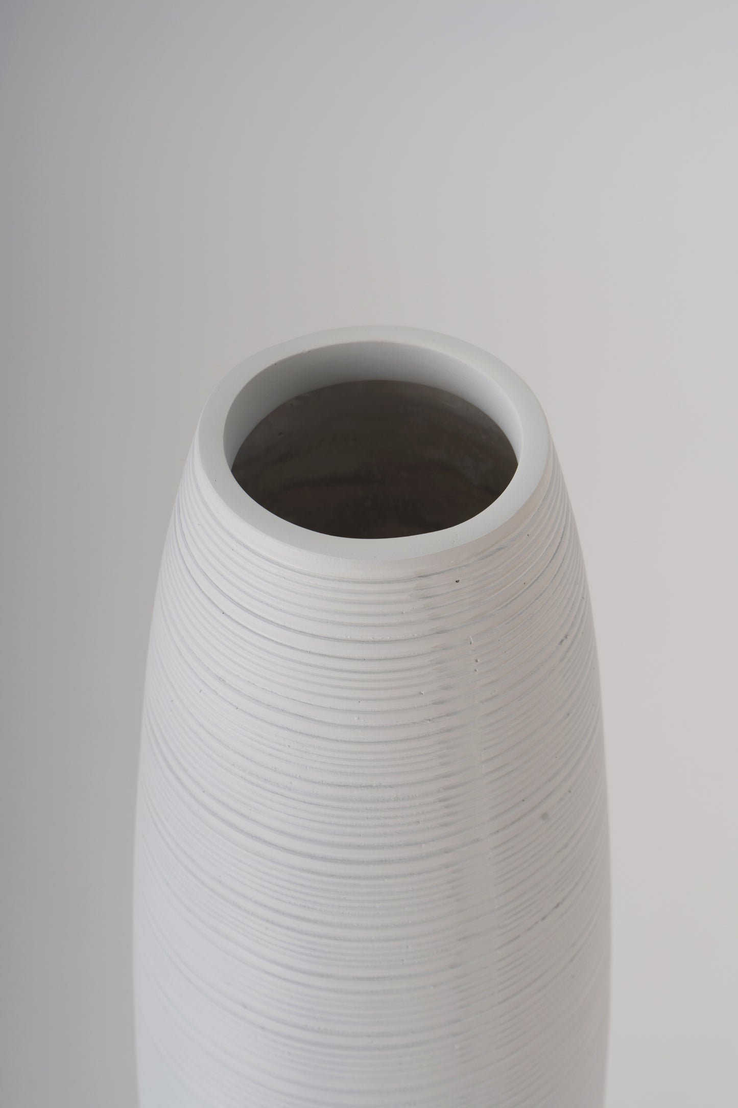 Large Resin Floor Vase – Stylish Waterproof Vase for Fresh & Dried Flowers, 34 inches