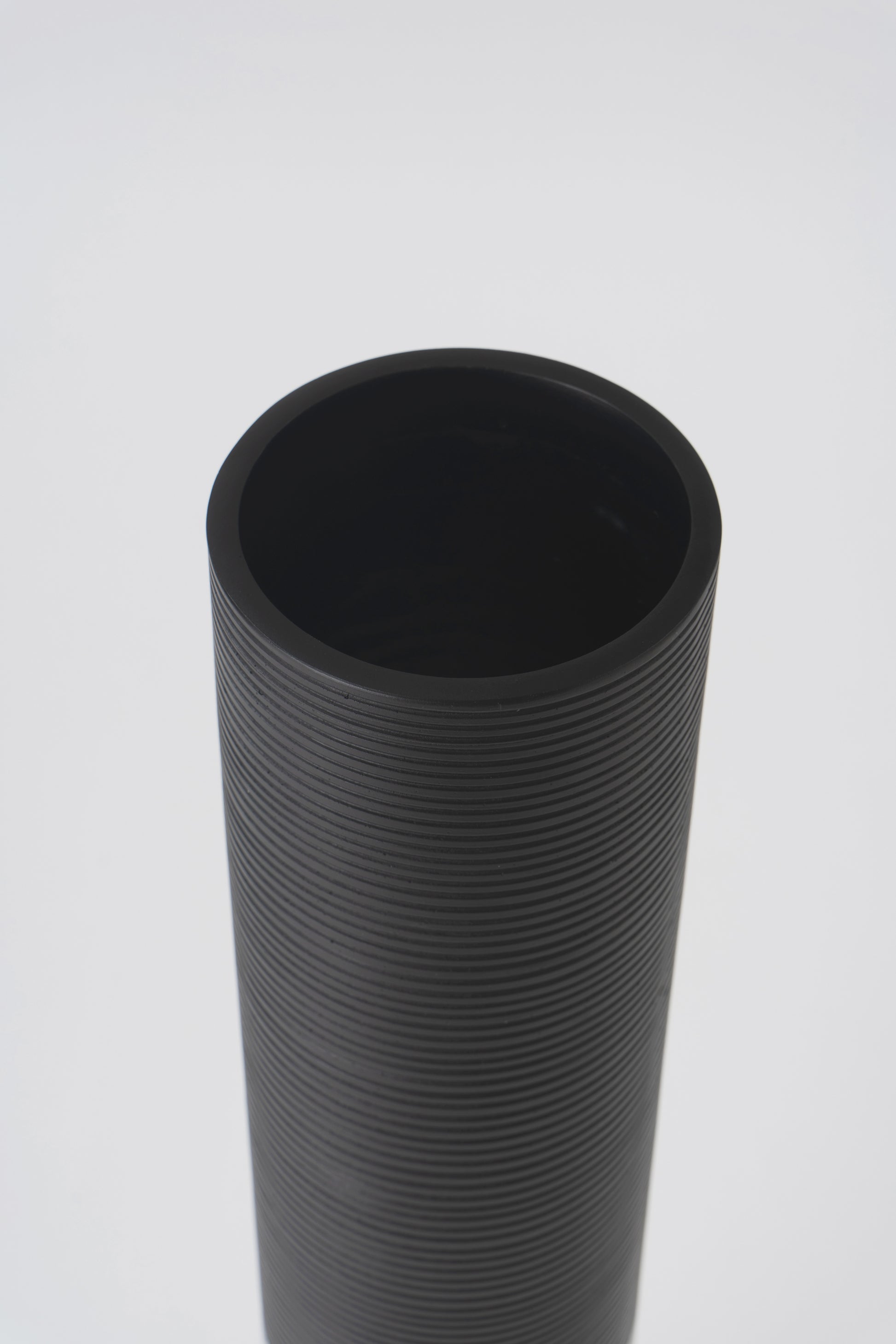 Large Resin Floor Vase – Stylish Waterproof Vase for Fresh & Dried Flowers, 34 inches