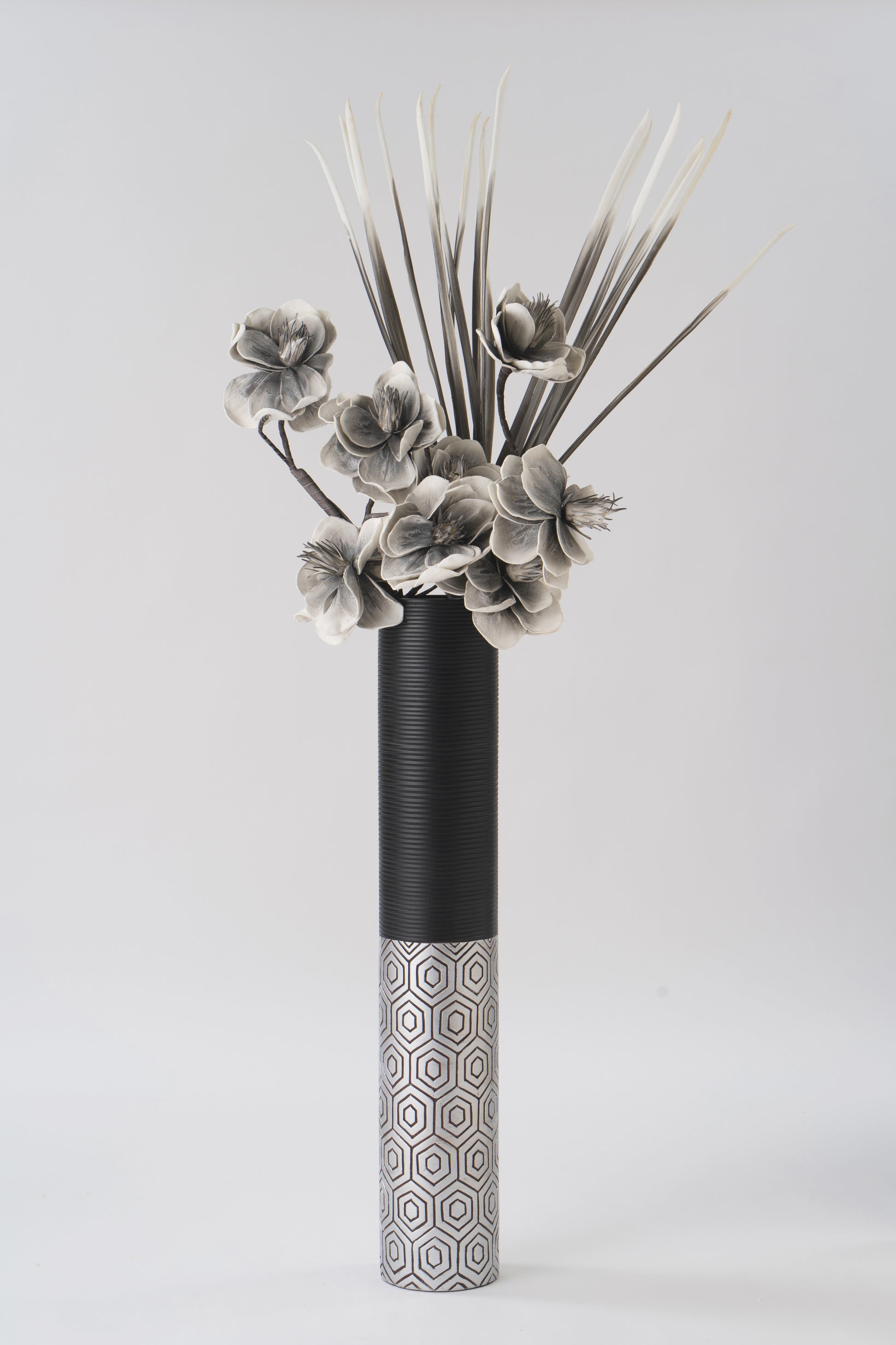 Large Resin Floor Vase – Stylish Waterproof Vase for Fresh & Dried Flowers, 34 inches