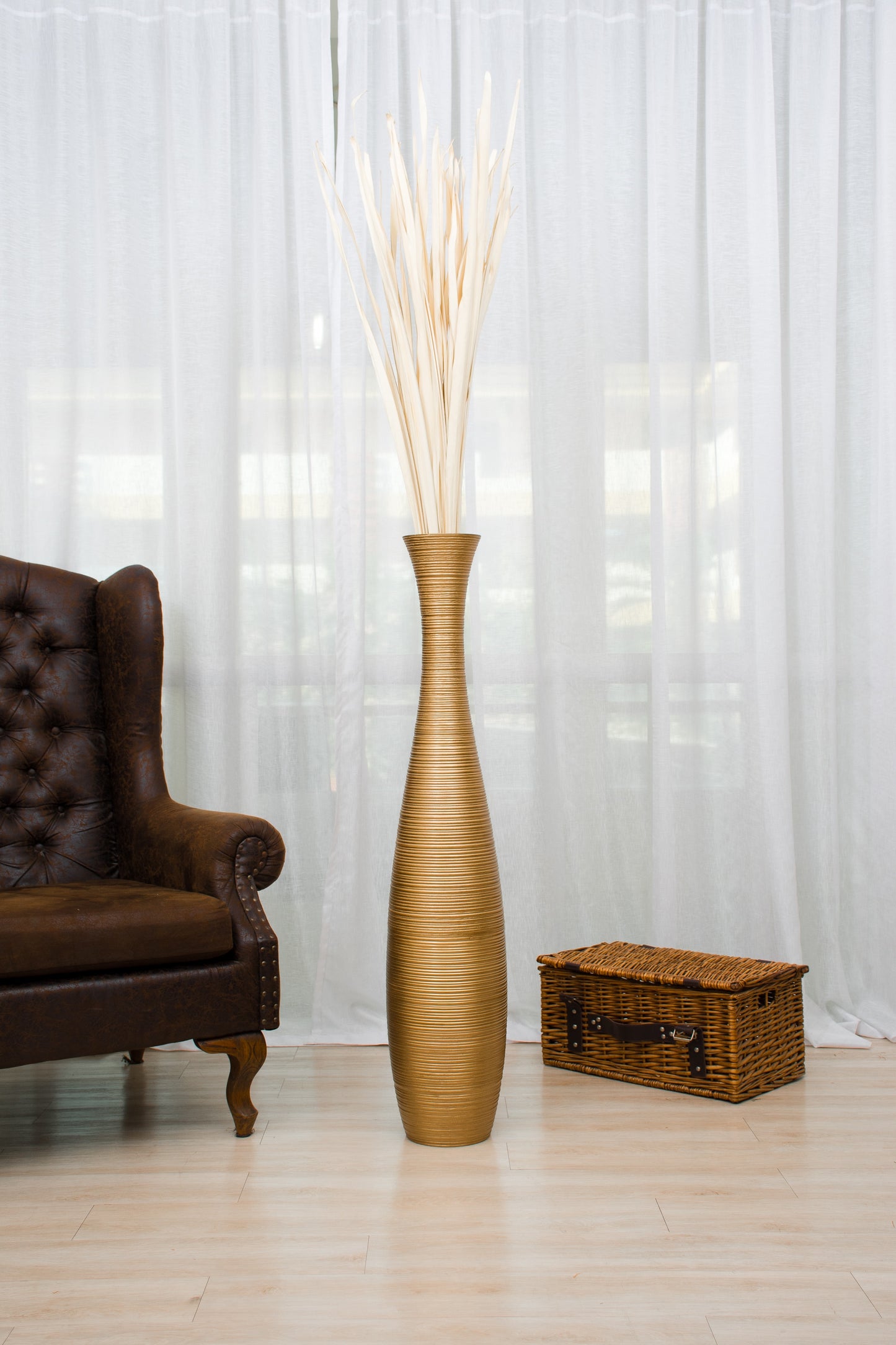 Large Mango Wood Floor Vase – Handcrafted Decorative Highlight from Thailand, 41 inches