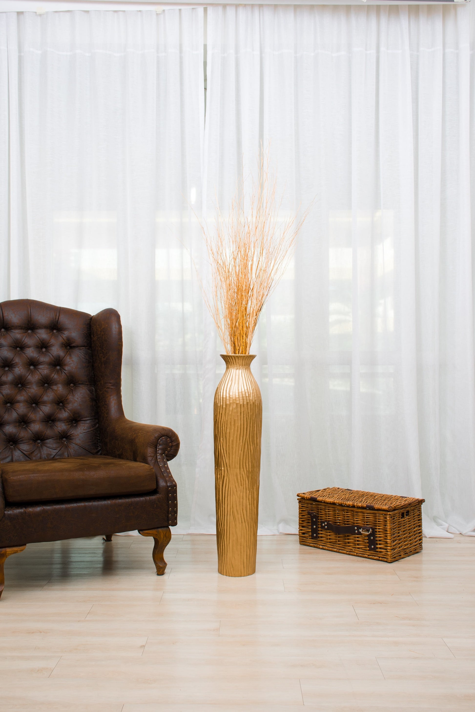 Large Mango Wood Floor Vase – Handcrafted Decorative Highlight from Thailand, 34 inches