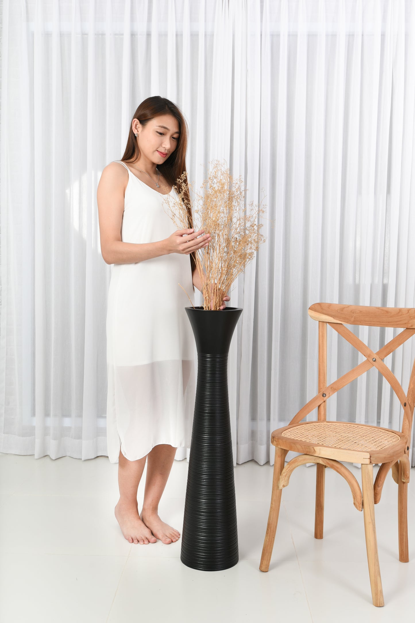 Large Mango Wood Floor Vase – Handcrafted Decorative Highlight from Thailand, 34 inches