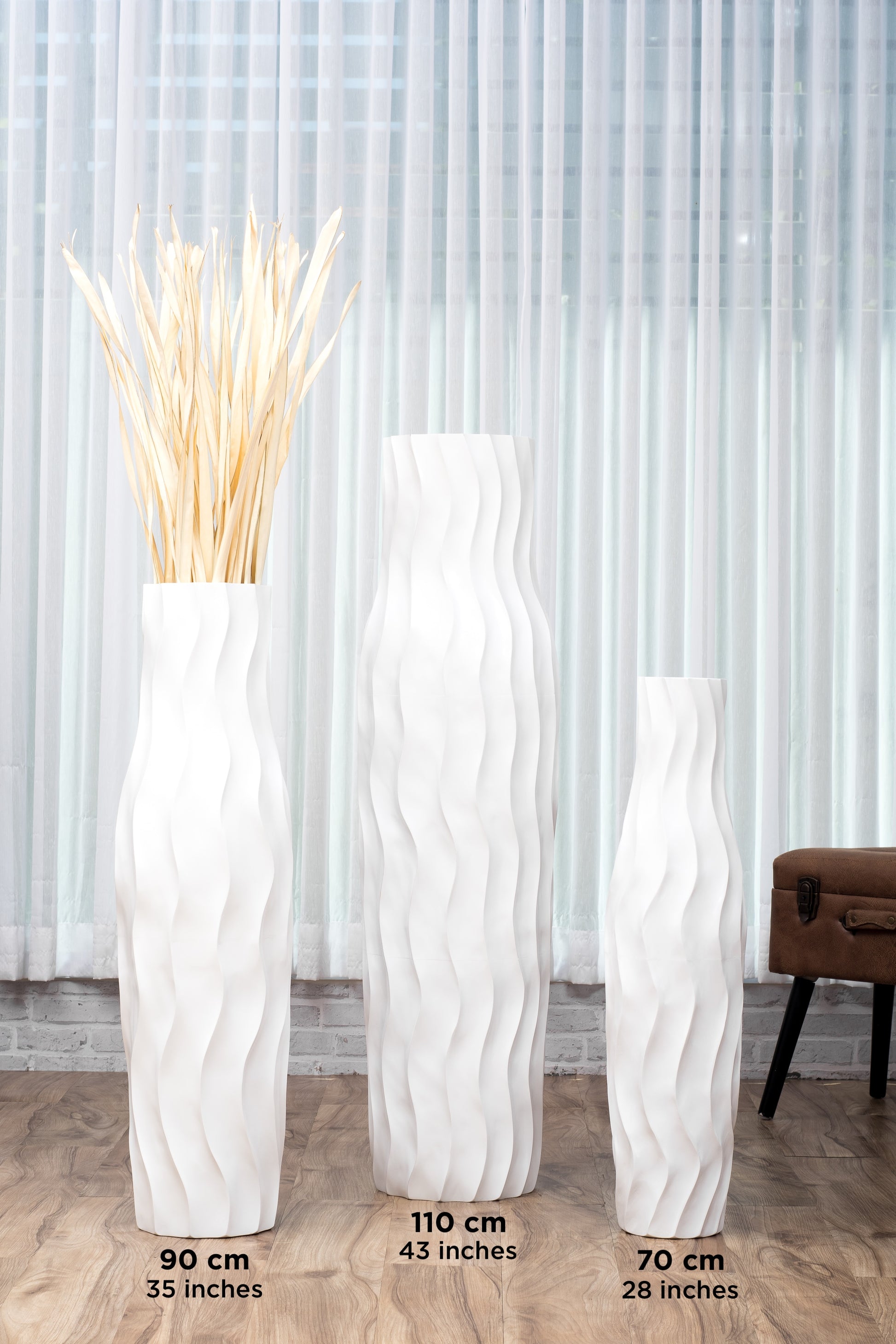 Large Mango Wood Floor Vase – Handcrafted Decorative Highlight from Thailand, 34 inches