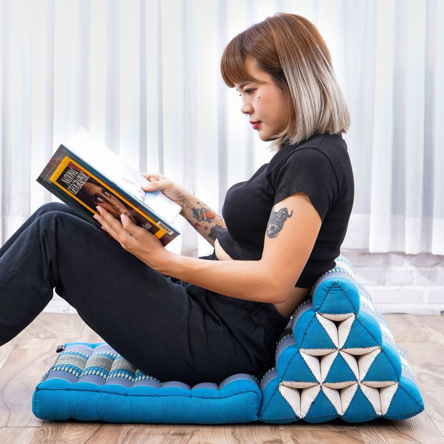 Leewadee Thai-Kissen Falt-Matratze Chill-Out Klapp-Matte Gepolsterte Lesestütze Boden-Liege-Matte mit Dreieck-Kissen Thai-Matte, Kapok, 75 x 50 cm, Hellblau