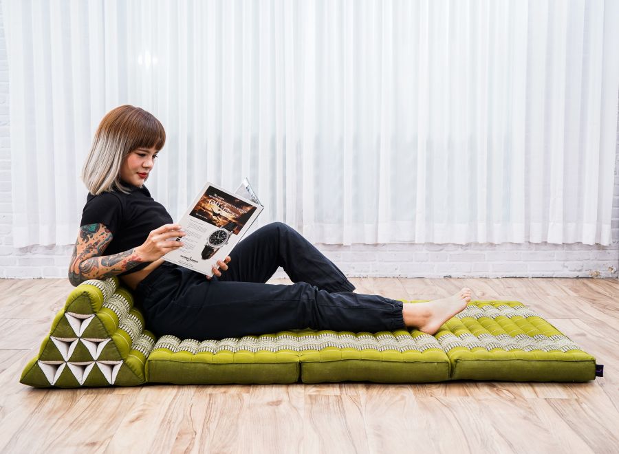 Leewadee Comfortable Japanese Floor Mattress - Thai Floor Bed With Triangle Cushion - Futon Mattress - XL Extra Wide Thai Massage Mat, 67 x 31 inches, Green, Kapok Filling