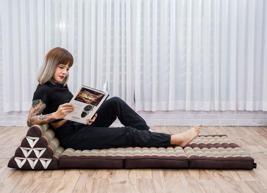 Leewadee Comfortable Japanese Floor Mattress - Thai Floor Bed With Triangle Cushion - Futon Mattress - XL Extra Wide Thai Massage Mat, 67 x 31 inches, Brown, Kapok Filling
