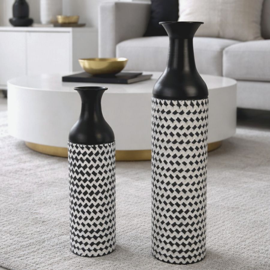 Leewadee Set of 2 Large Floor Vases 21/16 inches - Tall Metal Decorative Vases in Black for Home Decor