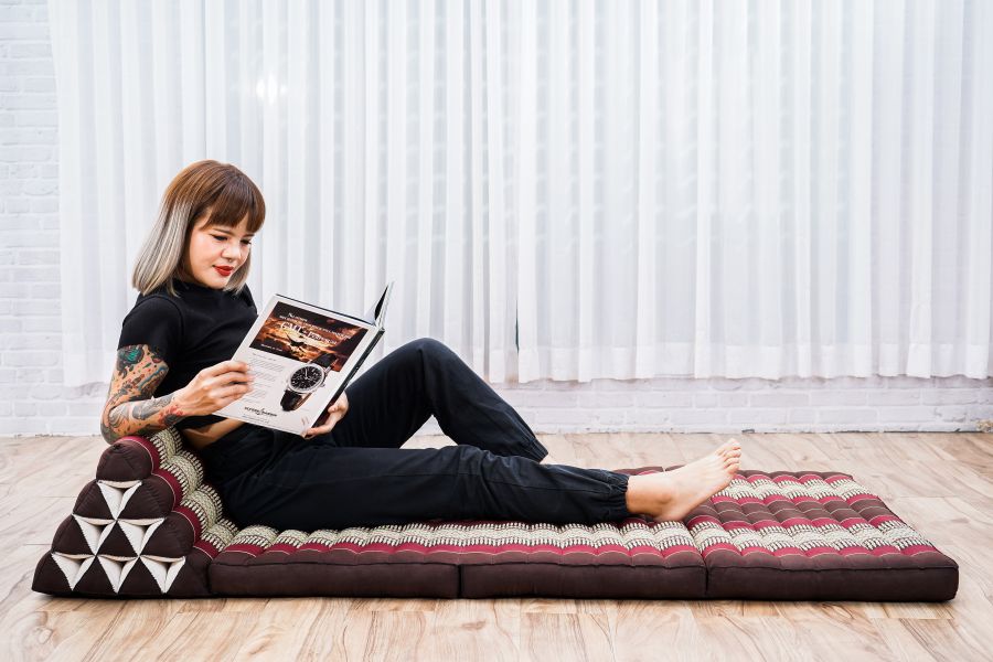 Leewadee Comfortable Japanese Floor Mattress - Thai Floor Bed With Triangle Cushion - Futon Mattress - XL Extra Wide Thai Massage Mat, 67 x 31 inches, Brown Red, Kapok Filling