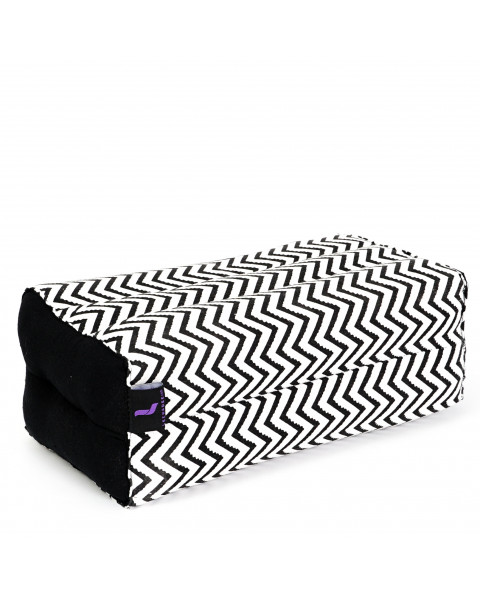 Leewadee Yoga Block – Floor Cushion for Yoga Practice, Meditation Seat Cushion for Workouts Filled with Eco-Friendly Kapok, 14 x 7 x 5 inches, black white