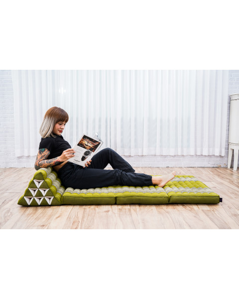 Leewadee 3-Fold Mat XXL with Triangle Cushion – Firm TV Pillow, Foldable Mattress with Cushion Made of Kapok, 67 x 31 inches, Green