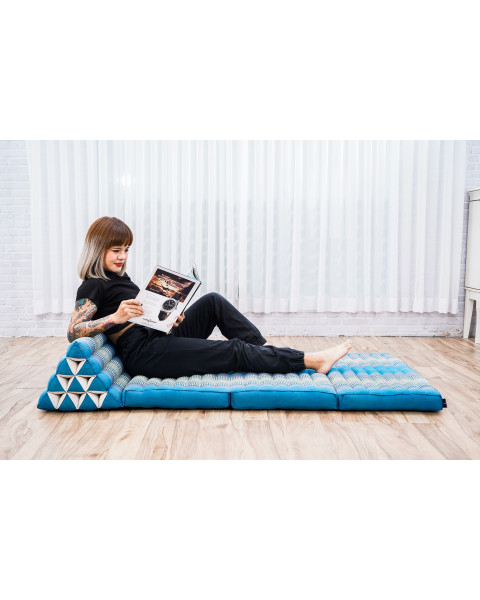 Leewadee 3-Fold Mat XXL with Triangle Cushion – Firm TV Pillow, Foldable Mattress with Cushion Made of Kapok, 67 x 31 inches, Light Blue