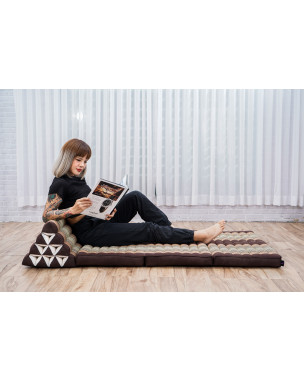 Leewadee 3-Fold Mat XXL with Triangle Cushion – Firm TV Pillow, Foldable Mattress with Cushion Made of Kapok, 67 x 31 inches, Brown