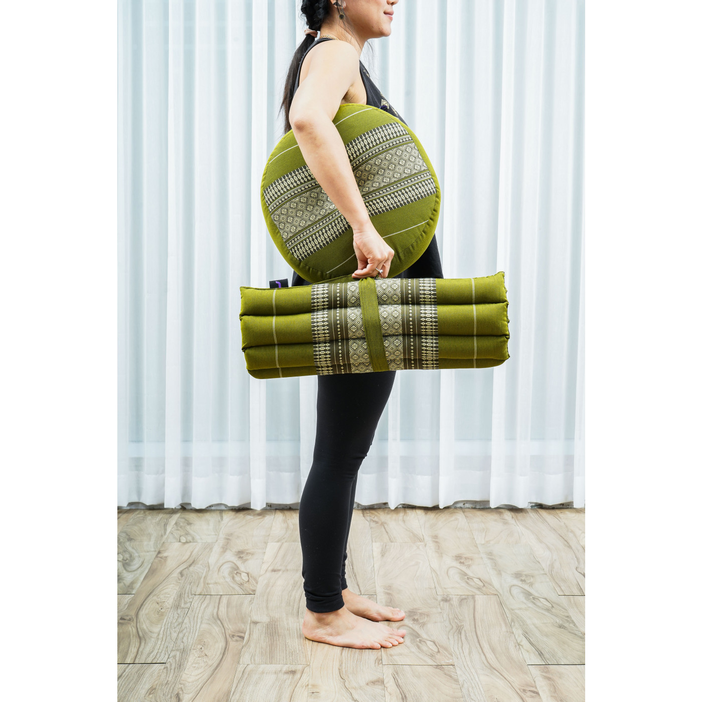 Leewadee Meditation Cushion Set – 1 Small Zafu Yoga Pillow and 1 Small  Roll-Up Zabuton Mat