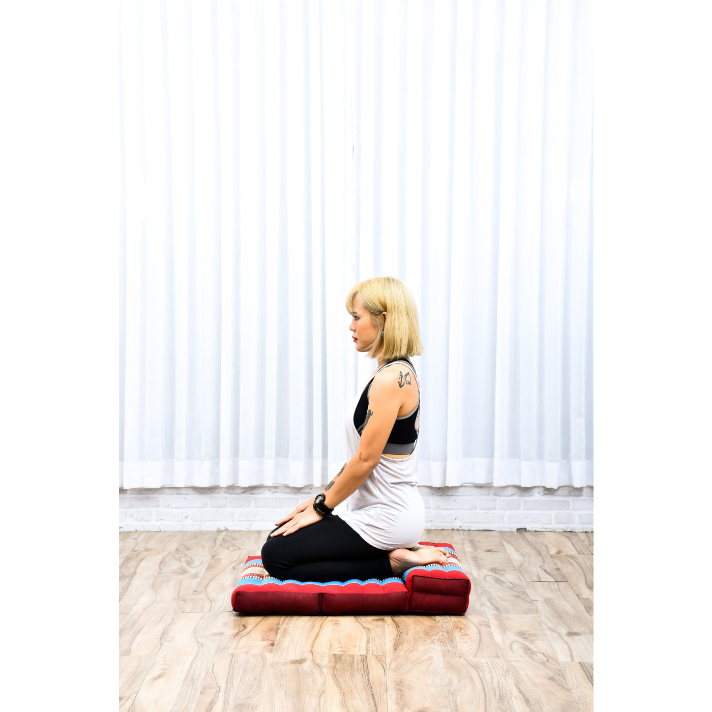 Leewadee Foldable Floor Mattress – 2 in 1 Floor Meditation for Yoga and Seating Futon